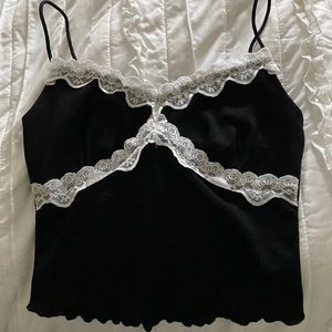 Lace detail crop cami top